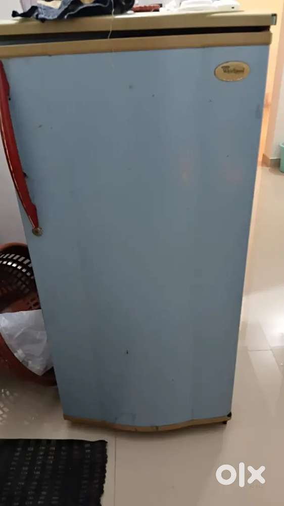Whirlpool old friedge in good condition with lowest price