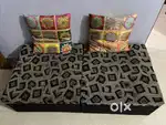 Black and grey Side pouf