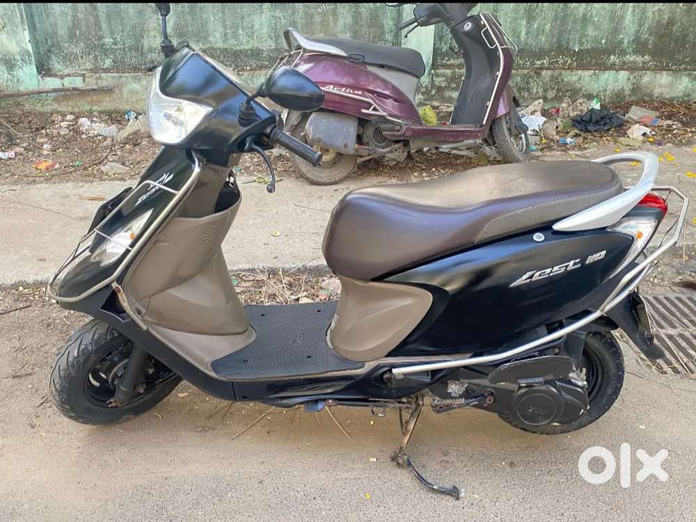 Tvs scooty zest 110 cc
