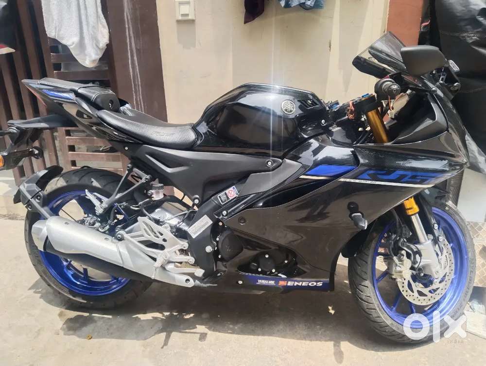 R15M CARBON FIBRE EDITION