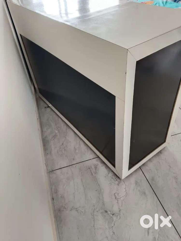 Counter, dressing table