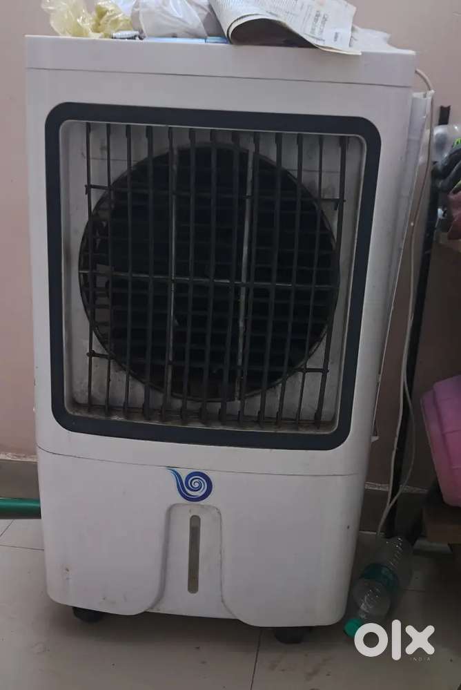 Desert cooler 65 litre water capacity white and black colour