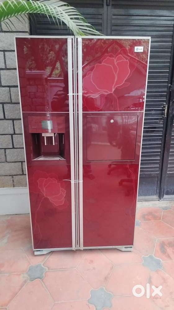 LG fridge side by side very good condition