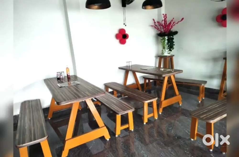 Restaurant table branches & stool