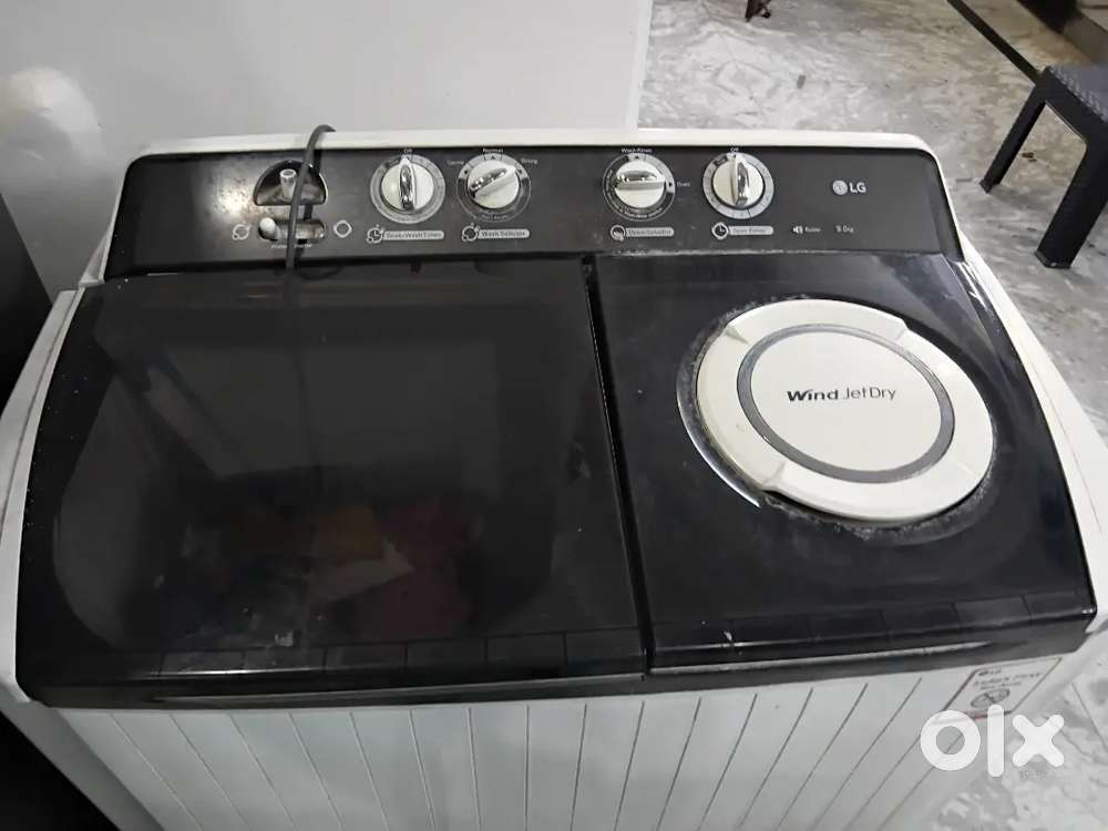 Sell a semi Washing machine 9kg 5years old . Perfect in condiion .