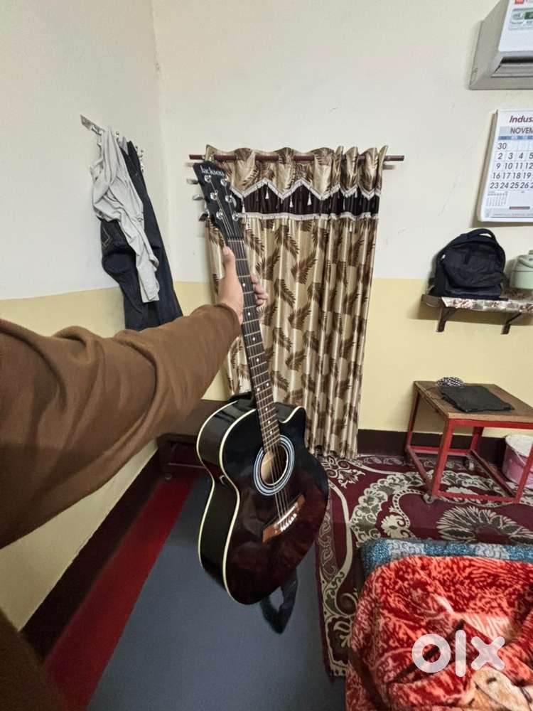 Black colour guitar all 100% new condition