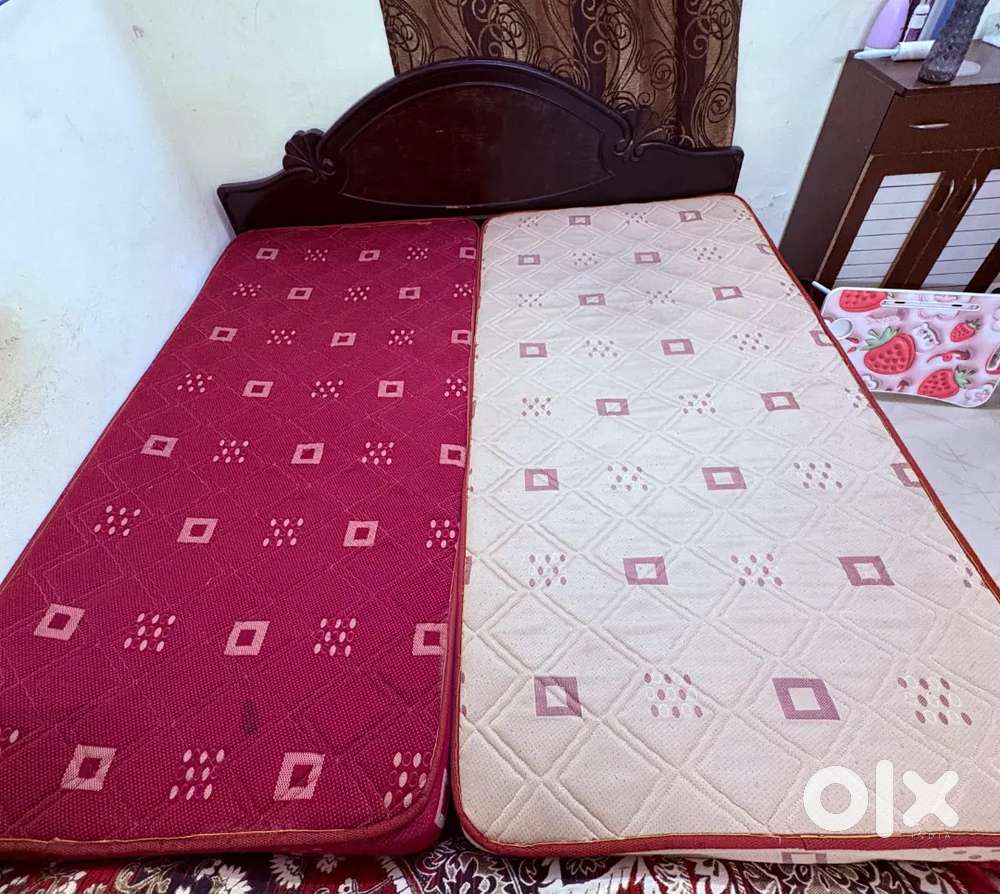 Bed with sleepwell mattress