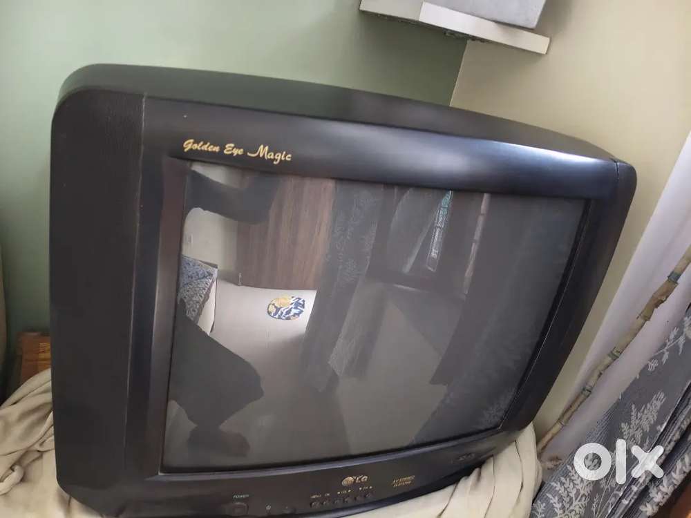 LG golden eye TV