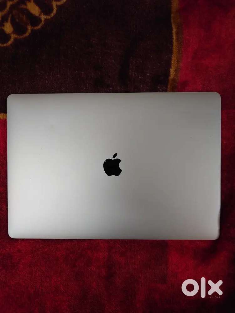 MacBook pro 16inch touch bar