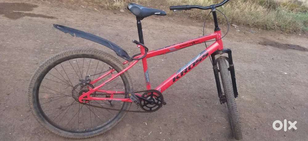 Red colour disc brake speed promax speed cycle new cycle