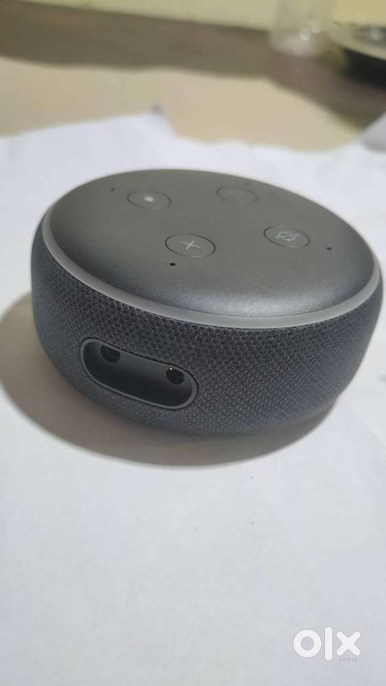 Echo Dot (3rd Gen) - Smart speaker w Alexa