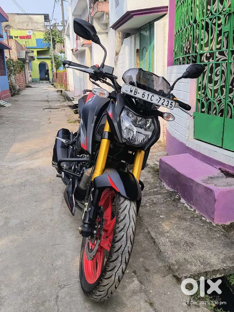 Only 6 months old RTR 160 4v.
