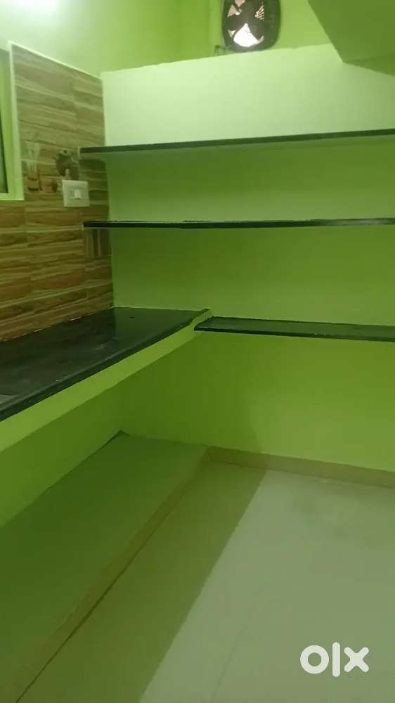 Rent 1rk for 5,500 single female near pheonix mall Velachery