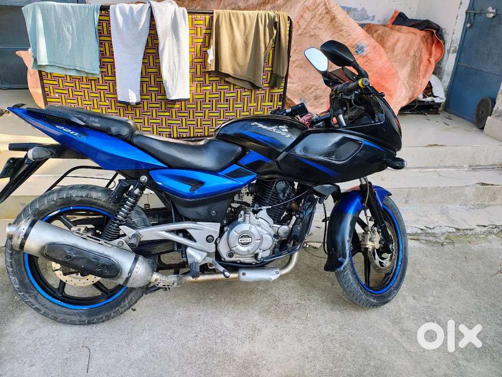 pulsar 220