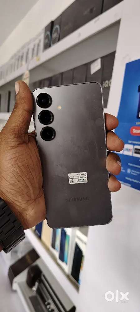 SAMSUNG S25 12/256GB GREY COLOUR WARRENTY REMANING FULL BOX