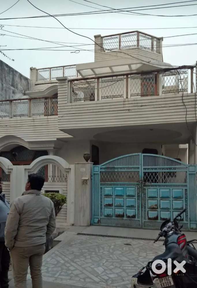 Sale sale near PVS road 200 yard house Shastri Nagar Meerut