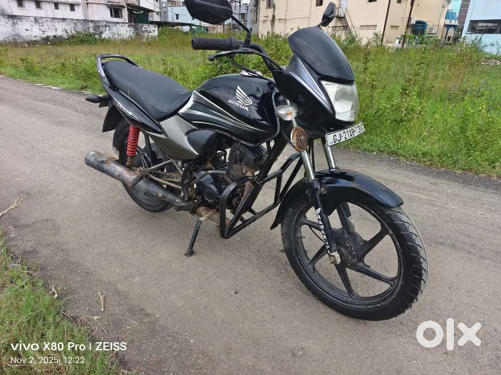 Honda Dream Yuga Black