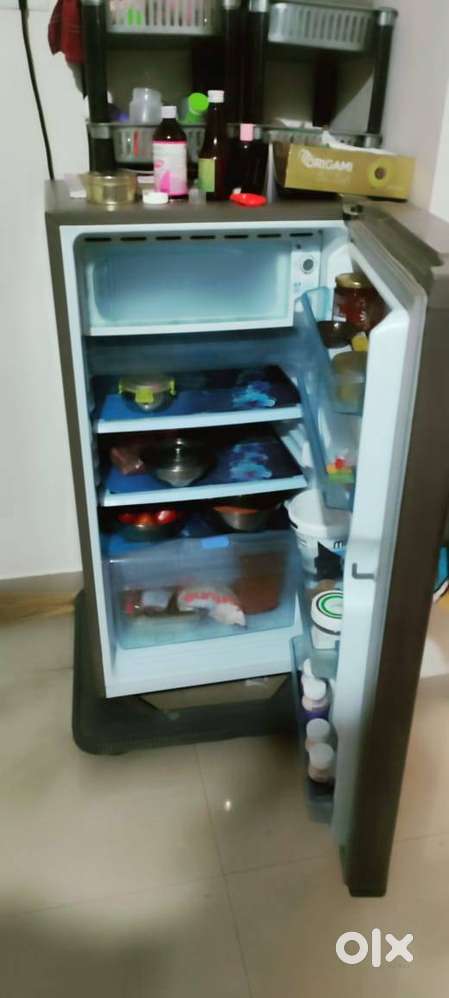 Fridge single door (178 Ltr) with Stand