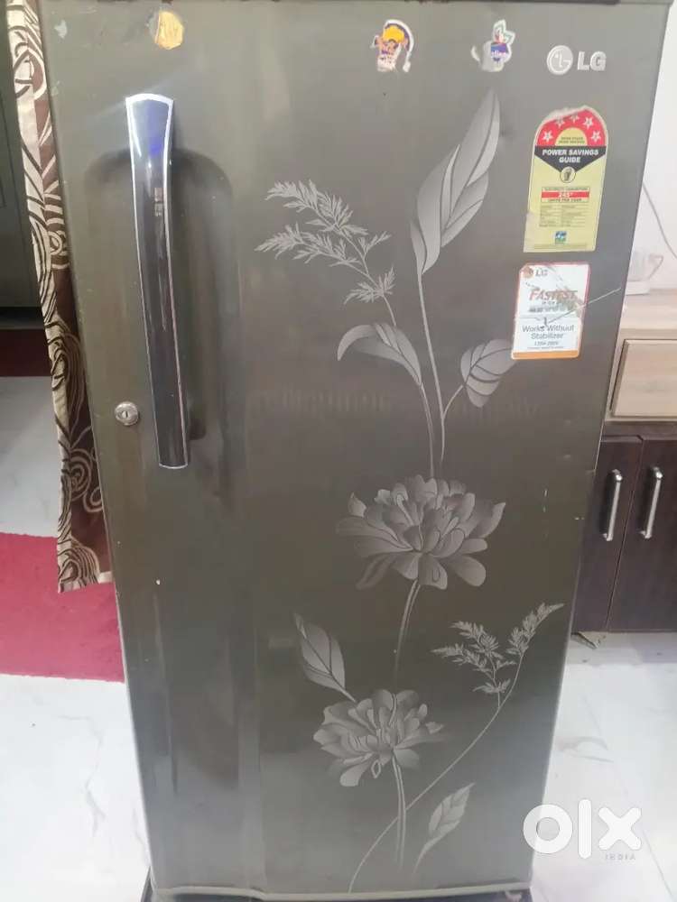 LG fridge for sell 5000