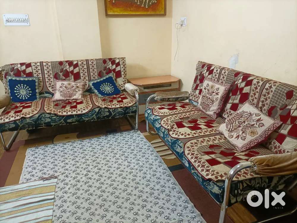 Steel sofa corner table