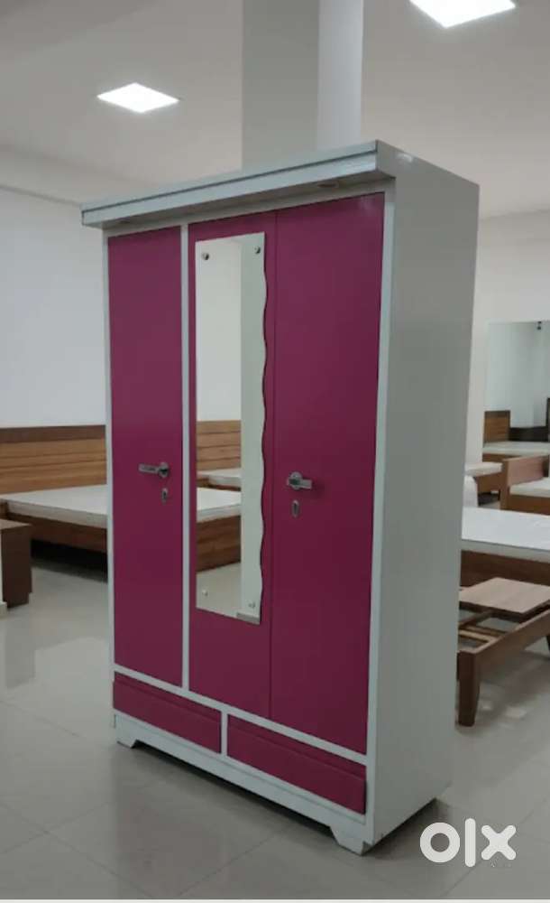 Almirah new