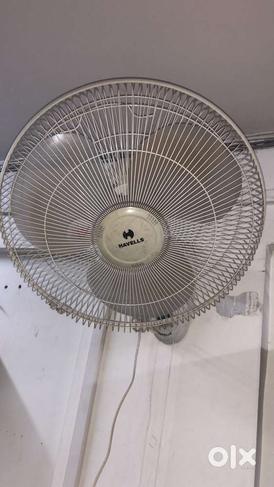 Wall fan Haveels company good condition low price