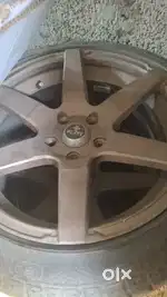 Tyre with plate 17 wheel 60% of tyre 225/45/R17 price negotiable