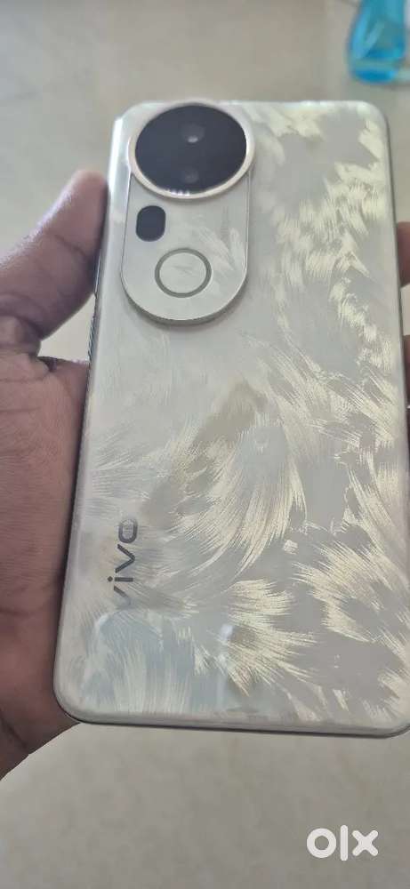 vivo T4 Ultra 5G (Phoenix 
Gold, 256