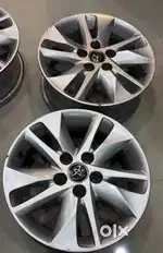 Alloy wheels innova crysta