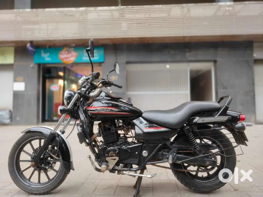 Bajaj avenjar 220 street
