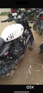 Hunter 350 cc white color