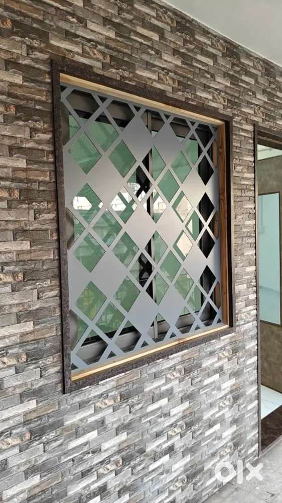 Big road facing space for rent