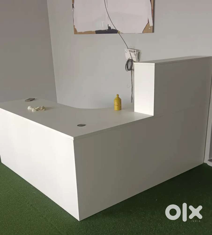 L shape reception table brand new
