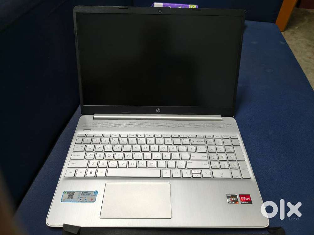 Hp 15s AMD RYZEN 5 5500U 8gb ddr4 512gb SSD 15.6inch display