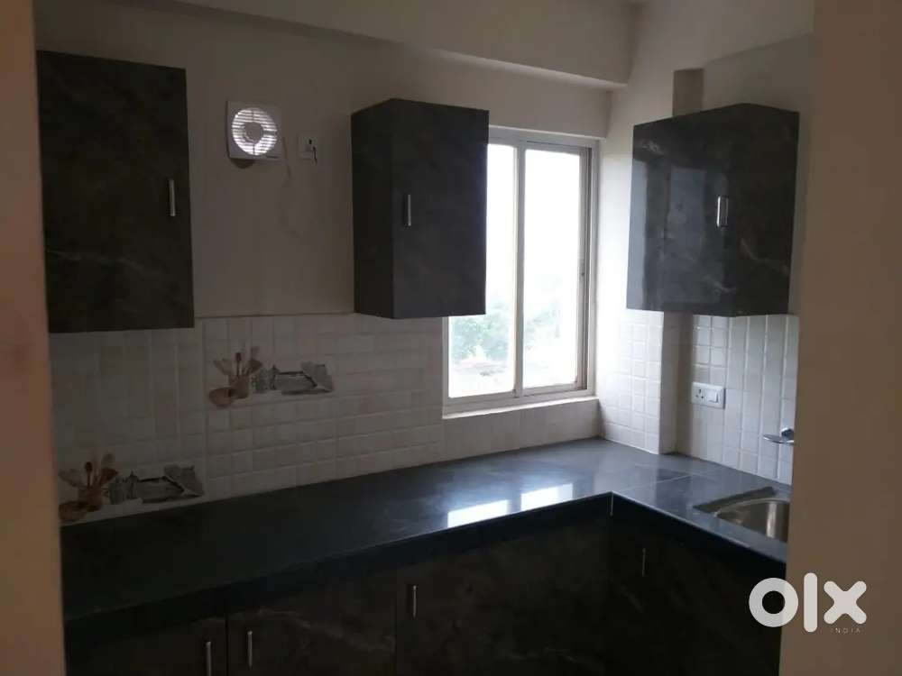 2bhk sami furnished flat for rent only for family and working bg