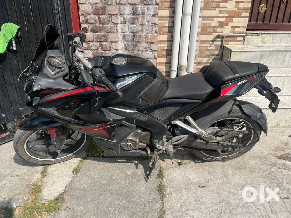Bajaj Pulsar RS200, Selling as i have multiple Vehicle