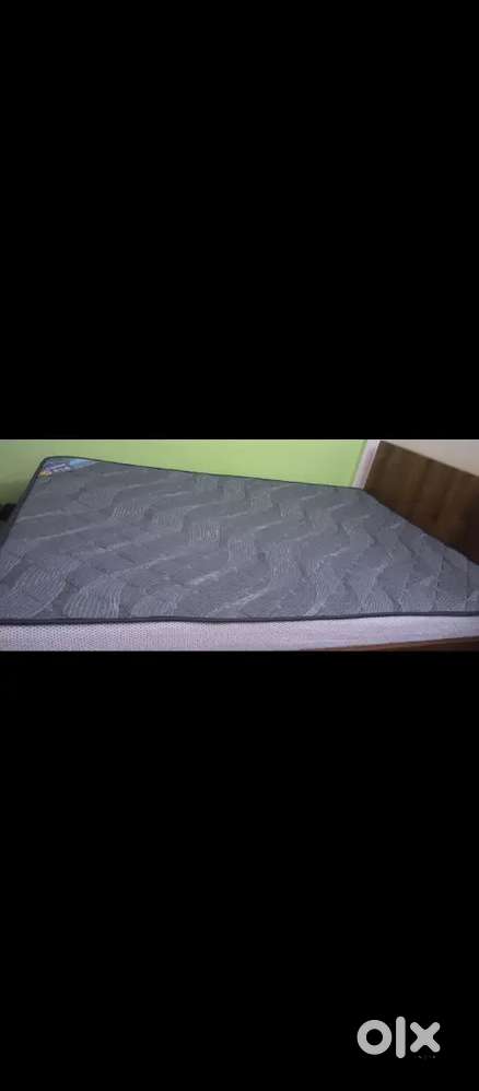 Mattress sale 72×48 and  LLOYD TV 32 inch sale