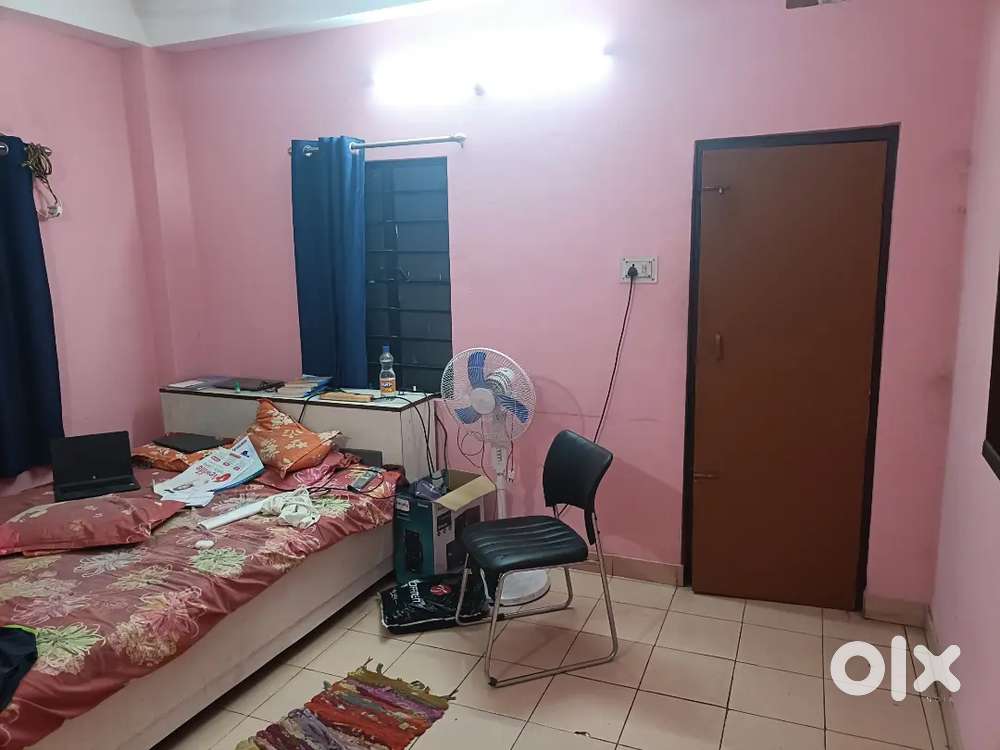 Flat at Main location