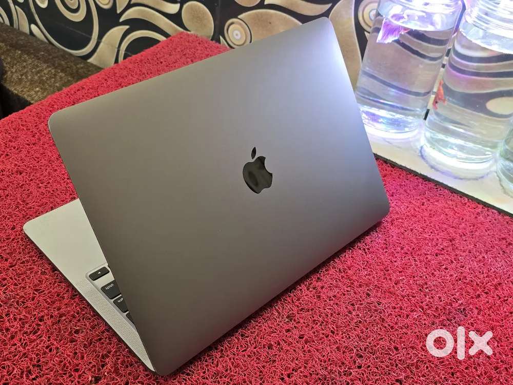 M1 Apple Macbook Pro 16gb Ram 256gb SSD Touchbar Touch ID  100% Health