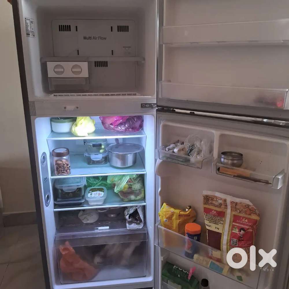 LG Fridge for sale (29000)