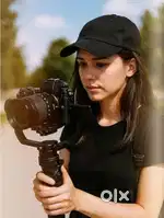 Female For camera operating in Digital news platform