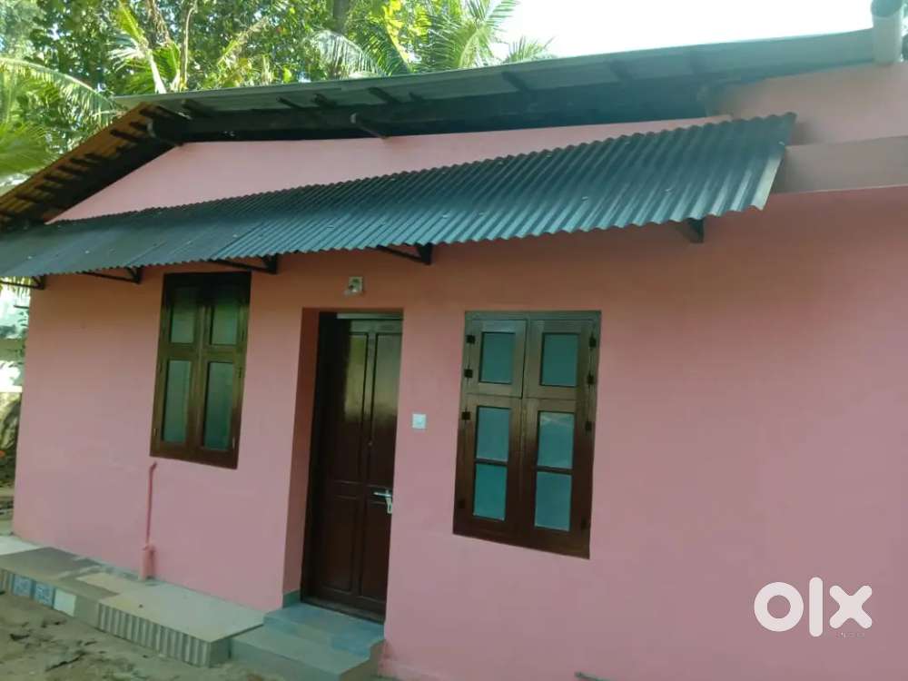 Individual House on the main road @ Karumom