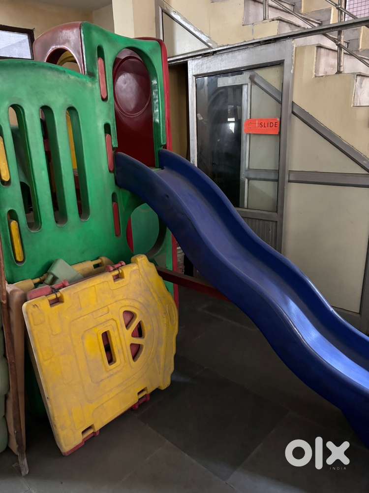 School playstation and trempoline big