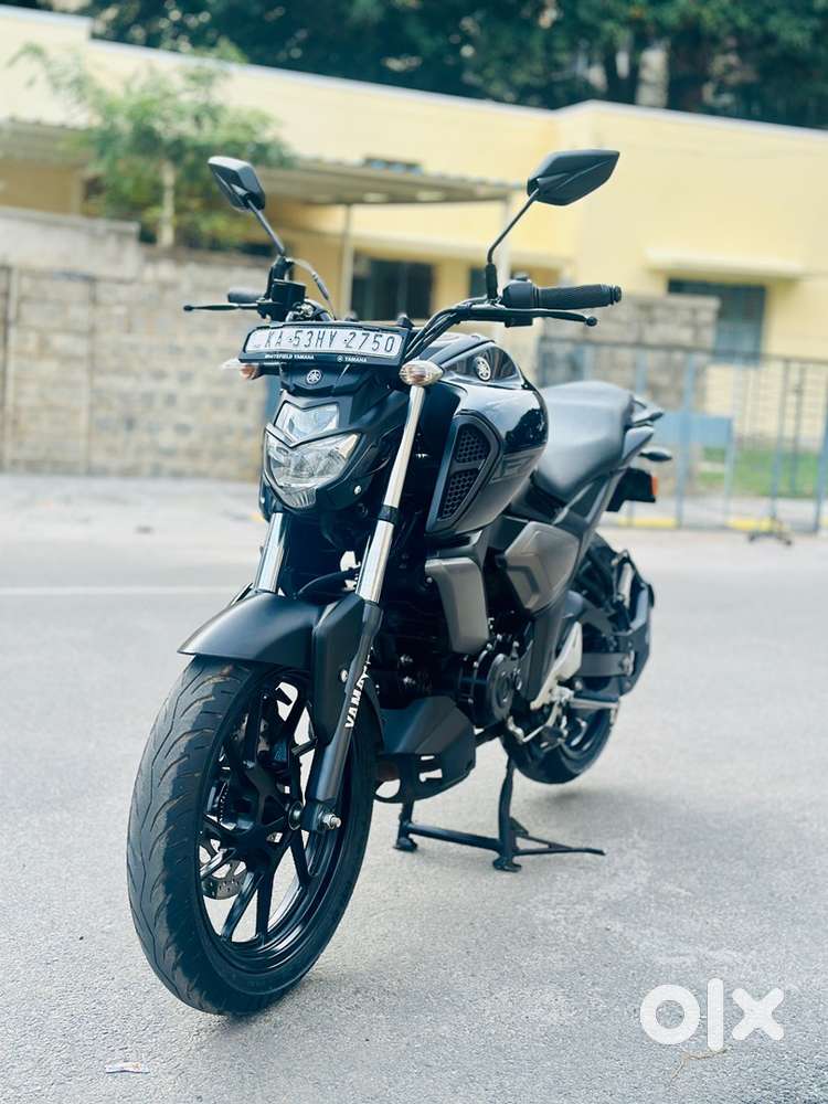YAMAHA FZ V3
