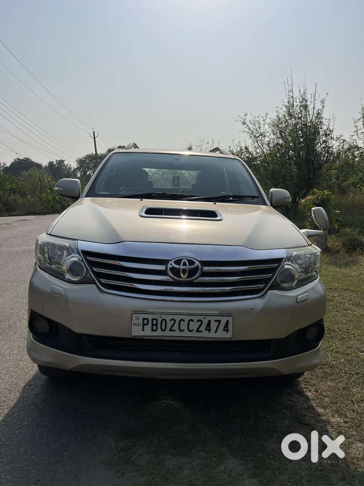 Toyota Fortuner 2011-2016 4x2 Manual, 2013, Diesel