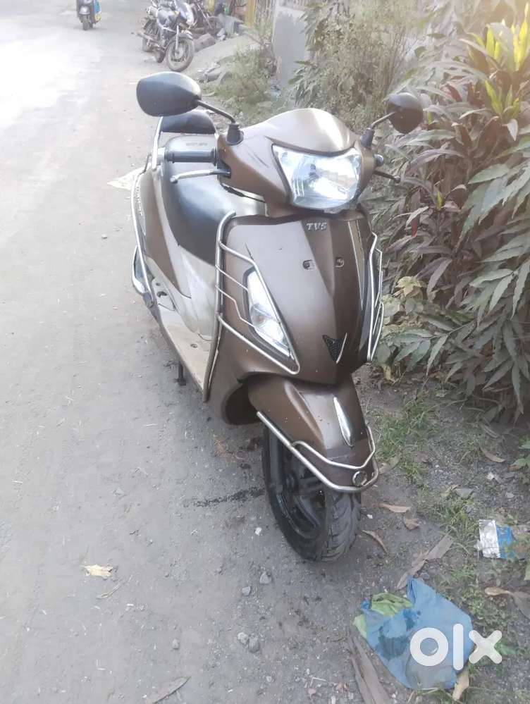 2018 jupiter clasic,39k 1st owner,100% smooth engine, og colour