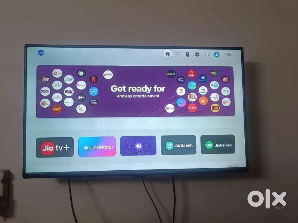 LG 42 inch full HD TV with remote