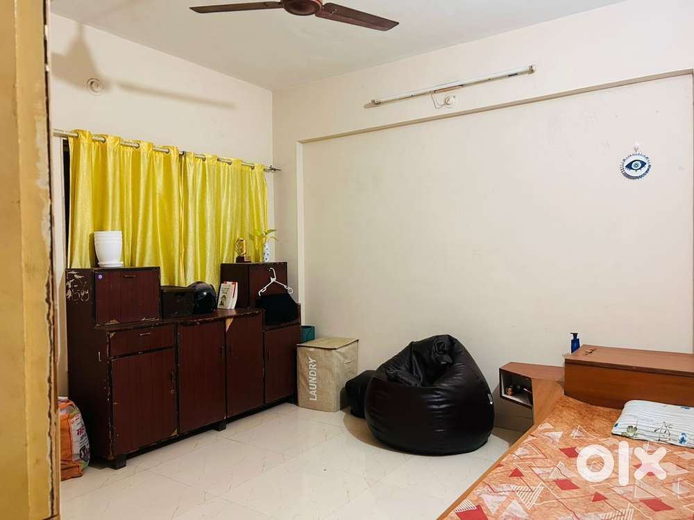 1 Female flatmate required on argent basis