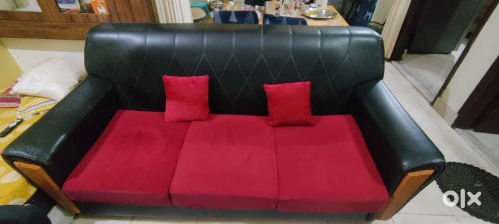 5 Seaters Leather Sofa