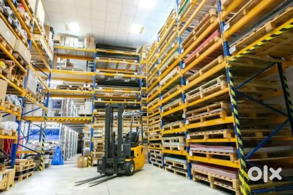 We are hiring Wearhouse